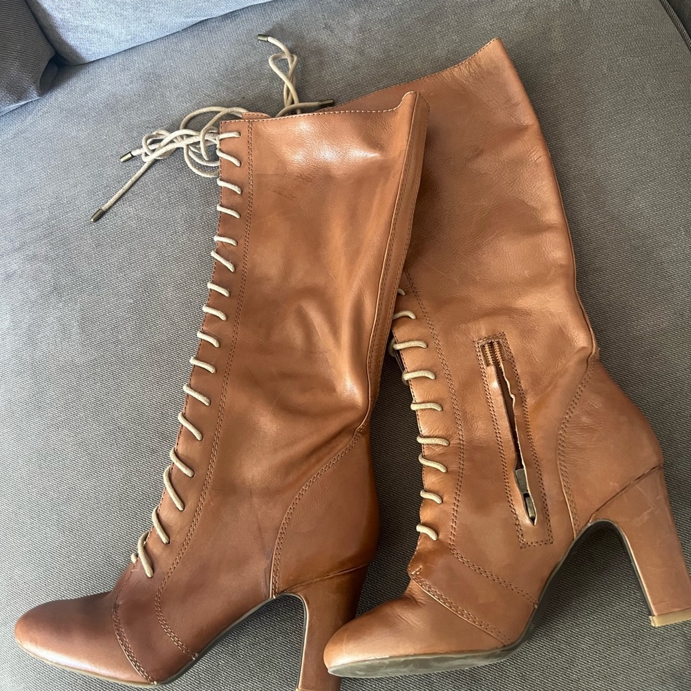 Banana Republic Tan Lace-Up Boots